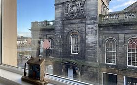Rose Apartment 2-Bed Apt Sleeps 4 Town Centre Ayr
